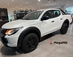 MITSUBISHI L200 TRITON 2.4 16V TURBO DIESEL SPORT OUTDOOR GLS CD 4P 4X4 AUTOMÁTICO MITSUBISHI L200 TRITON 2.4 16V TURBO DIESEL SPORT OUTDOOR GLS CD 4P 4X4 AUTOMÁTICO