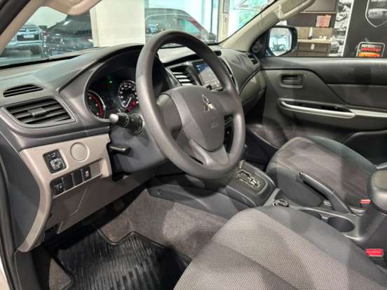 MITSUBISHI-L200 TRITON-2024