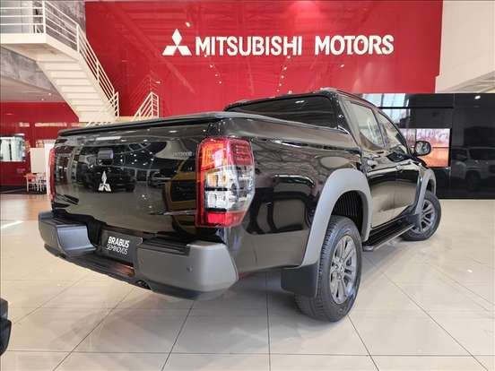 MITSUBISHI-L200 TRITON-2.4 16V TURBO DIESEL SPORT OUTDOOR PLUS CD 4P 4X4 AUTOMÁTICO MITSUBISHI-L200 TRITON-2024