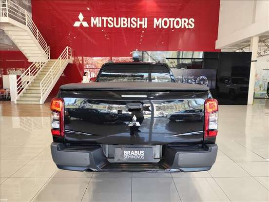 MITSUBISHI-L200 TRITON-2.4 16V TURBO DIESEL SPORT OUTDOOR PLUS CD 4P 4X4 AUTOMÁTICO MITSUBISHI-L200 TRITON-2024