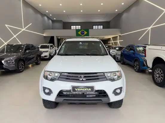 MITSUBISHI-L200 TRITON-3.2 HPE 4X4 CD 16V TURBO INTERCOOLER DIESEL 4P AUTOMÁTICO MITSUBISHI-L200 TRITON-2014
