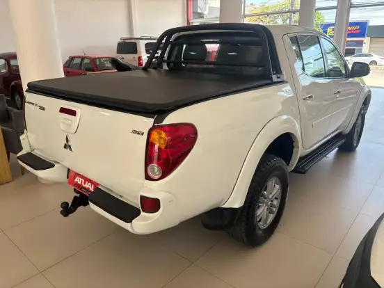 MITSUBISHI-L200 TRITON-3.2 HPE 4X4 CD 16V TURBO INTERCOOLER DIESEL 4P AUTOMÁTICO MITSUBISHI-L200 TRITON-2014