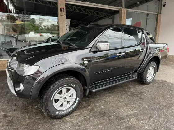 MITSUBISHI L200 TRITON 3.5 HPE 4X4 CD V6 24V FLEX 4P AUTOMÁTICO