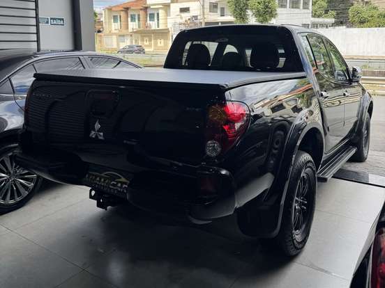 MITSUBISHI-L200 TRITON-3.2 HPE 4X4 CD 16V TURBO INTERCOOLER DIESEL 4P AUTOMÁTICO MITSUBISHI-L200 TRITON-2014