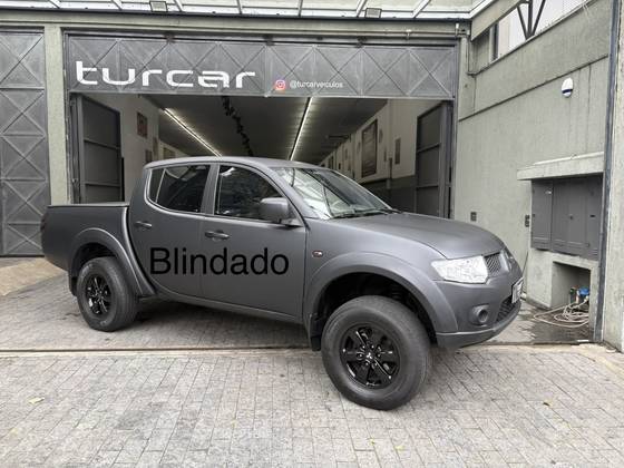 MITSUBISHI L200 TRITON 3.5 HPE 4X4 CD V6 24V FLEX 4P AUTOMÁTICO