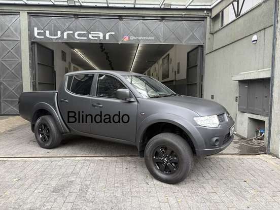 MITSUBISHI-L200 TRITON-3.5 HPE 4X4 CD V6 24V FLEX 4P AUTOMÁTICO MITSUBISHI-L200 TRITON-2012