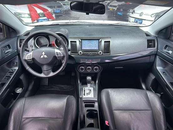 MITSUBISHI-LANCER-2.0 16V GASOLINA 4P AUTOMÁTICO MITSUBISHI-LANCER-2013