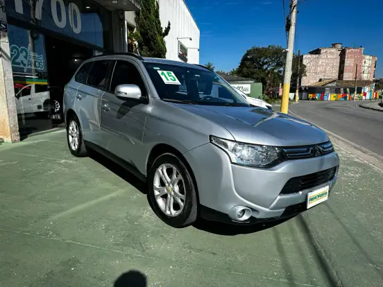 MITSUBISHI-OUTLANDER-2014