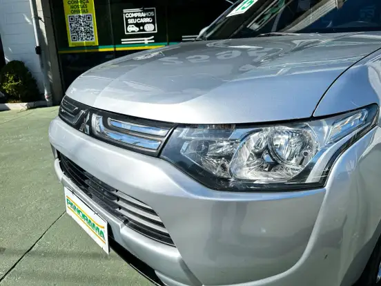 MITSUBISHI-OUTLANDER-2.0 16V GASOLINA 4P AUTOMÁTICO MITSUBISHI-OUTLANDER-2014