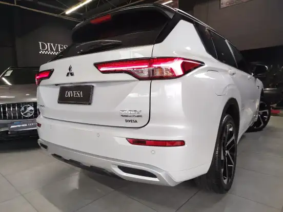 MITSUBISHI-OUTLANDER-2.4 PHEV SIGNATURE S-AWC DHT MITSUBISHI-OUTLANDER-2025