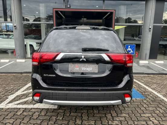 MITSUBISHI-OUTLANDER-2015