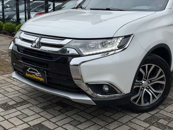 MITSUBISHI-OUTLANDER-2015