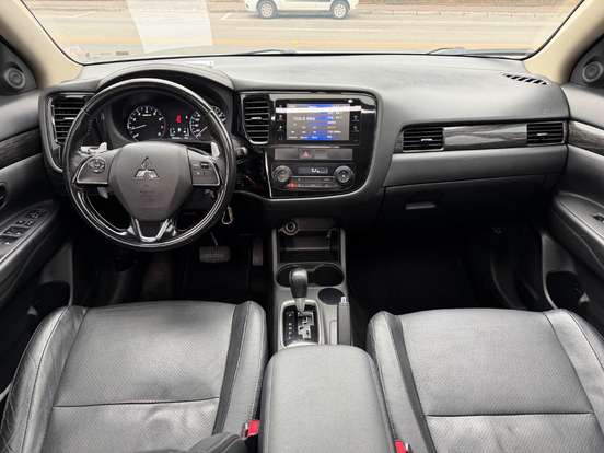 MITSUBISHI-OUTLANDER-2.0 16V GASOLINA 4P AUTOMÁTICO MITSUBISHI-OUTLANDER-2015