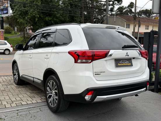 MITSUBISHI-OUTLANDER-2.0 16V GASOLINA 4P AUTOMÁTICO MITSUBISHI-OUTLANDER-2015