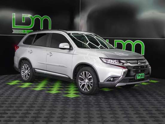 MITSUBISHI-OUTLANDER-2016