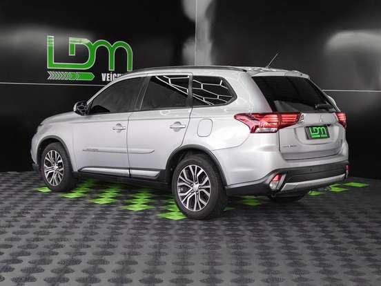 MITSUBISHI-OUTLANDER-2.0 16V GASOLINA 4P AUTOMÁTICO MITSUBISHI-OUTLANDER-2016