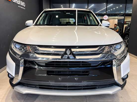 MITSUBISHI-OUTLANDER-2016
