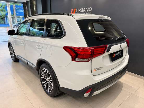 MITSUBISHI-OUTLANDER-2.0 16V GASOLINA 4P AUTOMÁTICO MITSUBISHI-OUTLANDER-2016