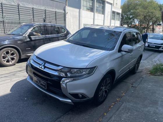 MITSUBISHI OUTLANDER 2.0 COMFORT 16V GASOLINA 4P AUTOMÁTICO