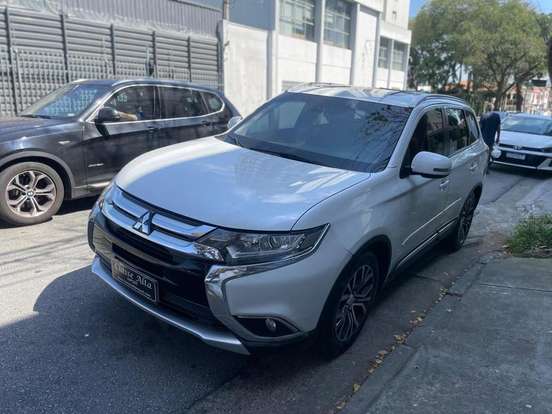 MITSUBISHI-OUTLANDER-2.0 COMFORT 16V GASOLINA 4P AUTOMÁTICO MITSUBISHI-OUTLANDER-2017
