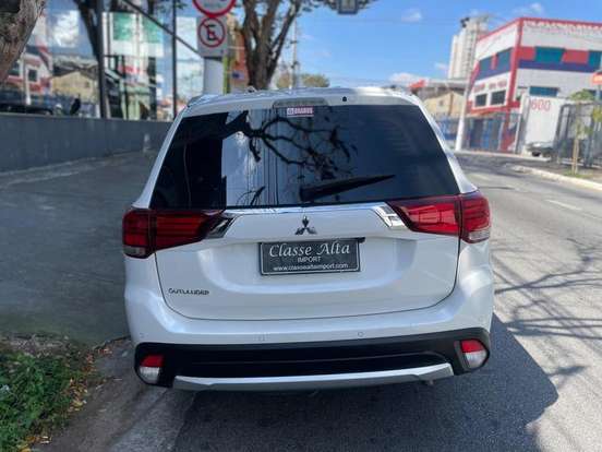 MITSUBISHI-OUTLANDER-2017