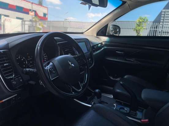 MITSUBISHI-OUTLANDER-2017