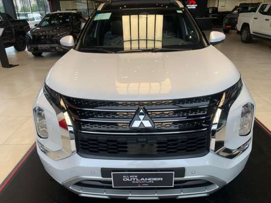 MITSUBISHI-OUTLANDER-2025