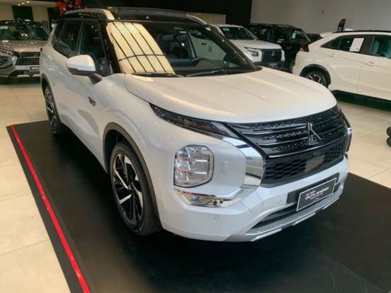 MITSUBISHI-OUTLANDER-2.4 PHEV SIGNATURE S-AWC DHT MITSUBISHI-OUTLANDER-2025