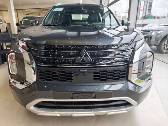 MITSUBISHI-OUTLANDER-2025