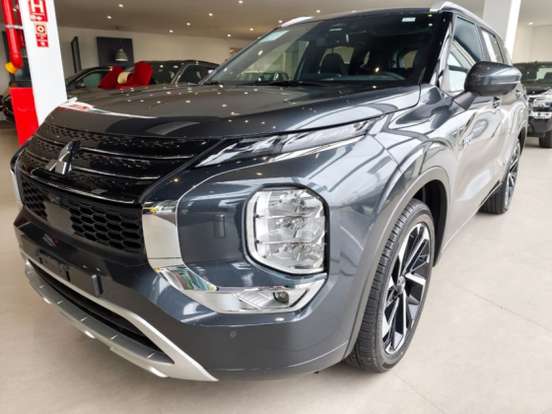 MITSUBISHI-OUTLANDER-2025