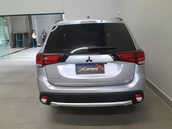 MITSUBISHI-OUTLANDER-2015