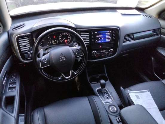 MITSUBISHI-OUTLANDER-2015