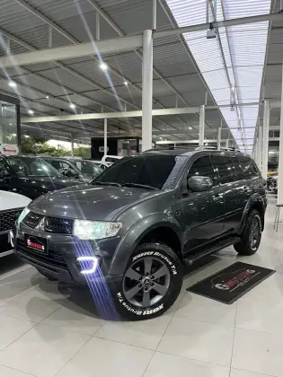 MITSUBISHI PAJERO 3.2 HPE S 4X4 7 LUGARES 16V TURBO INTERCOOLER DIESEL 4P AUTOMÁTICO