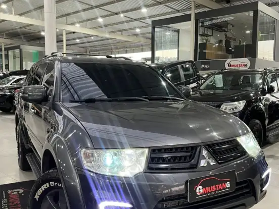 MITSUBISHI-PAJERO-3.2 HPE S 4X4 7 LUGARES 16V TURBO INTERCOOLER DIESEL 4P AUTOMÁTICO MITSUBISHI-PAJERO-2015