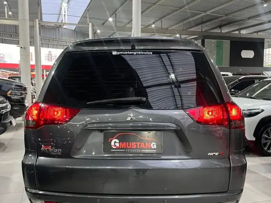 MITSUBISHI-PAJERO-3.2 HPE S 4X4 7 LUGARES 16V TURBO INTERCOOLER DIESEL 4P AUTOMÁTICO MITSUBISHI-PAJERO-2015