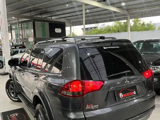 MITSUBISHI-PAJERO-3.2 HPE S 4X4 7 LUGARES 16V TURBO INTERCOOLER DIESEL 4P AUTOMÁTICO MITSUBISHI-PAJERO-2015