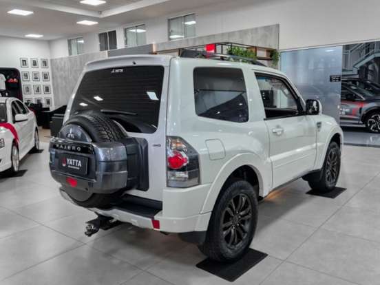 MITSUBISHI-PAJERO FULL-3.2 HPE 4X4 16V TURBO INTERCOOLER DIESEL 2P AUTOMÁTICO MITSUBISHI-PAJERO FULL-2017