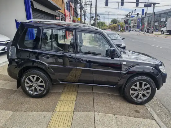 MITSUBISHI-PAJERO TR4-2.0 4X2 16V 140CV FLEX 4P AUTOMÁTICO MITSUBISHI-PAJERO TR4-2013