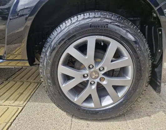 MITSUBISHI-PAJERO TR4-2013