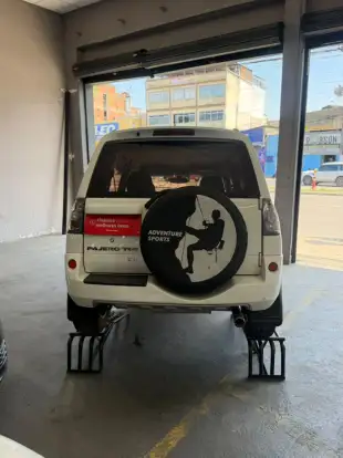 MITSUBISHI-PAJERO TR4-2012