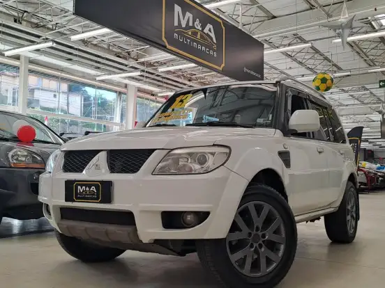 MITSUBISHI-PAJERO TR4-2.0 4X2 16V 140CV FLEX 4P AUTOMÁTICO MITSUBISHI-PAJERO TR4-2013