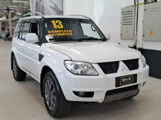 MITSUBISHI-PAJERO TR4-2.0 4X2 16V 140CV FLEX 4P AUTOMÁTICO MITSUBISHI-PAJERO TR4-2013