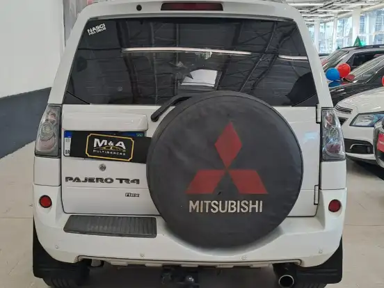 MITSUBISHI-PAJERO TR4-2.0 4X2 16V 140CV FLEX 4P AUTOMÁTICO MITSUBISHI-PAJERO TR4-2013