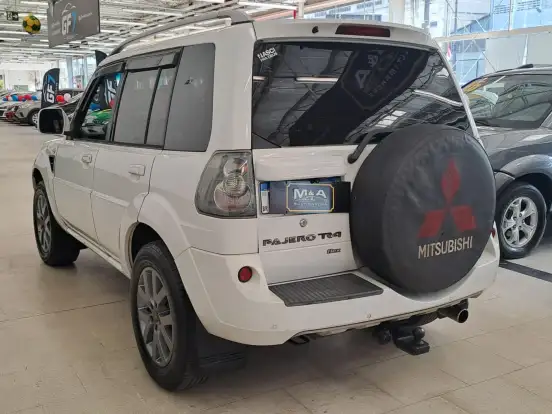 MITSUBISHI-PAJERO TR4-2.0 4X2 16V 140CV FLEX 4P AUTOMÁTICO MITSUBISHI-PAJERO TR4-2013