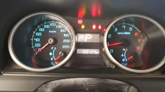 MITSUBISHI-PAJERO TR4-2013
