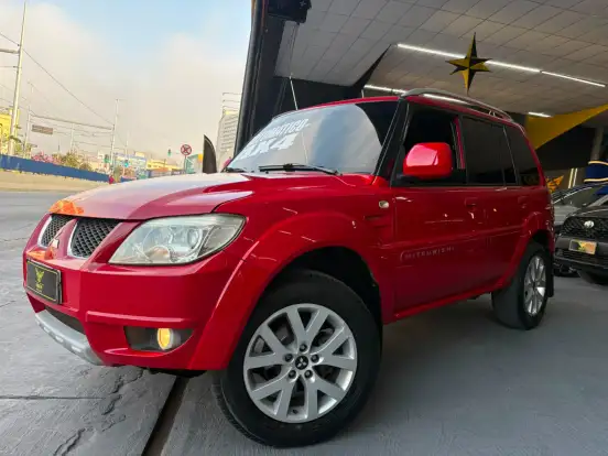 MITSUBISHI-PAJERO TR4-2.0 4X4 16V 140CV FLEX 4P AUTOMÁTICO MITSUBISHI-PAJERO TR4-2011