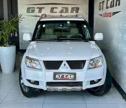 MITSUBISHI-PAJERO TR4-2.0 4X2 16V 140CV FLEX 4P AUTOMÁTICO MITSUBISHI-PAJERO TR4-2013