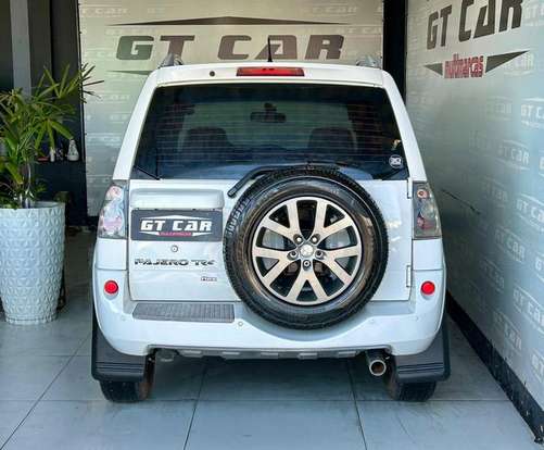 MITSUBISHI-PAJERO TR4-2.0 4X2 16V 140CV FLEX 4P AUTOMÁTICO MITSUBISHI-PAJERO TR4-2013