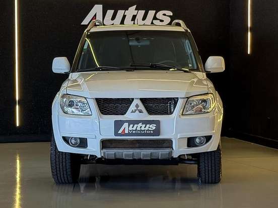 MITSUBISHI-PAJERO TR4-2012