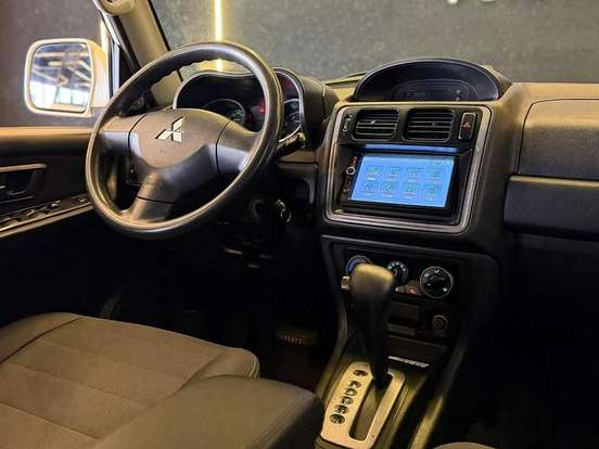 MITSUBISHI-PAJERO TR4-2012